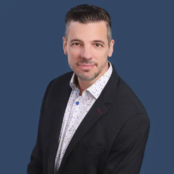 Portrait de Hugues Simard, psychologue à la Clinique de Psychologie de Québec