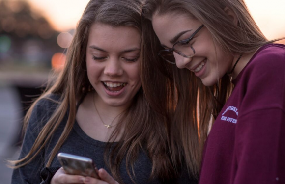 L’impact d’Internet et des médias sociaux dans le développement de la sexualité des adolescents L’impact d’Internet et des médias sociaux dans le développement de la sexualité des adolescents